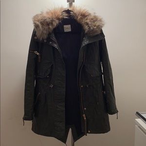 Green SAM. parka, removable fur and hood